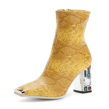 Women ankle Boots woman Hand made Special fabric snake pattern women shoes Europe and America Metal decorative velvet lining
Women ankle Boots woman Hand made Special fabric snake pattern women shoes Europe and America Metal decorative velvet lining