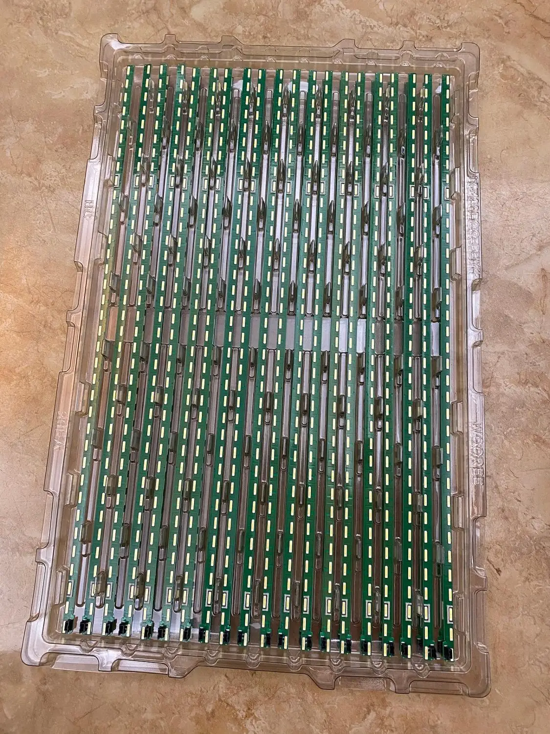 New 5set=10pcs 36LED LED backlight strip for LG 43LF5400 43LF5900 43LF5410 MAK63207801 A G1GAN01-0794A 0793A 43inch FHD R L
New 5set=10pcs 36LED LED backlight strip for LG 43LF5400 43LF5900 43LF5410 MAK63207801 A G1GAN01-0794A 0793A 43inch FHD R L