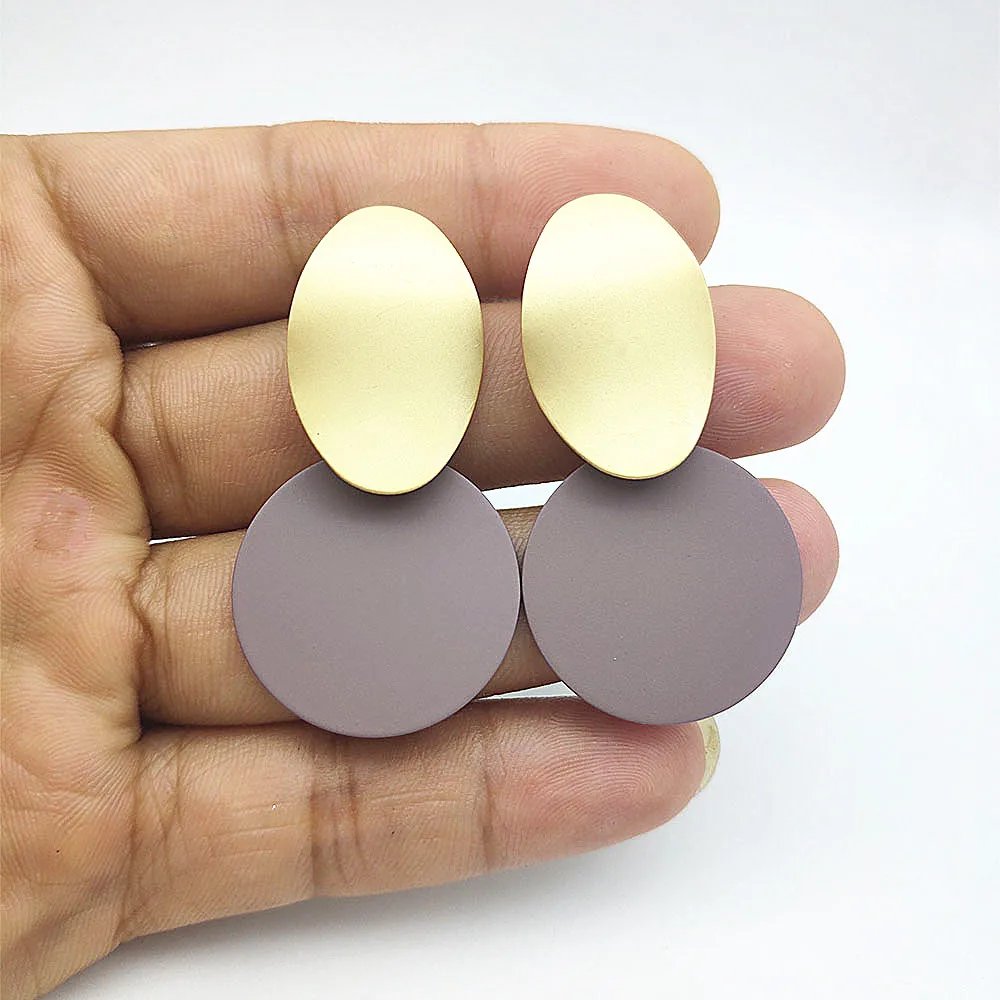 Elliptical Metal Earrings Matte Gold Geometric Pendant Earrings Hanging Round Painting Gold Earrings Large Earrings for Women
Elliptical Metal Earrings Matte Gold Geometric Pendant Earrings Hanging Round Painting Gold Earrings Large Earrings for Women