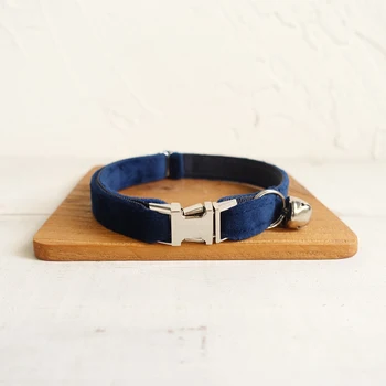 handmade engraving metal buckle velvet cat collar pet products 2 sizes double cloth cat collar
handmade engraving metal buckle velvet cat collar pet products 2 sizes double cloth cat collar