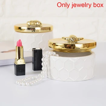 Decoration Jewelry Box Bee Design Dresser Practical Nordic Style Portable Home Storage Ring With Lid Ceramic Necklace Delicate
Decoration Jewelry Box Bee Design Dresser Practical Nordic Style Portable Home Storage Ring With Lid Ceramic Necklace Delicate
