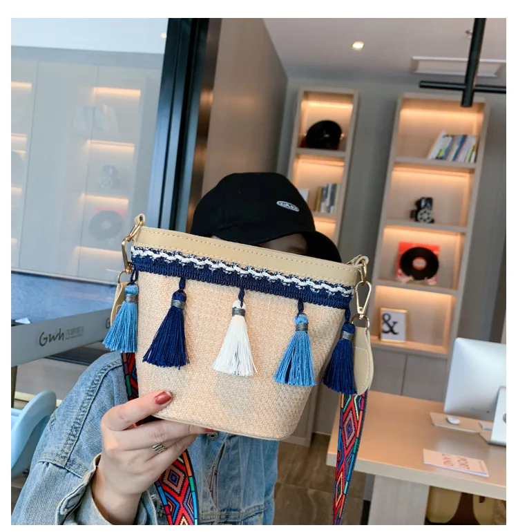 Crossbody Bag Woven Bag 2020 New Style Straw WOMEN'S Bag Beach Bag Tassels Bag Fresh Literature And Art Ethnic-Style 
Crossbody Bag Woven Bag 2020 New Style Straw WOMEN'S Bag Beach Bag Tassels Bag Fresh Literature And Art Ethnic-Style