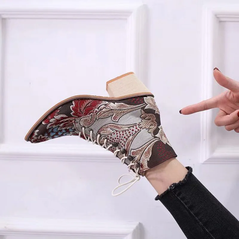 Retro Women Boots Embroider Ethnic Ankle Boot Lace Up Pointed Toe Flat Heel Shoes Warm Cowboy Botas Mujer Dropship
Retro Women Boots Embroider Ethnic Ankle Boot Lace Up Pointed Toe Flat Heel Shoes Warm Cowboy Botas Mujer Dropship