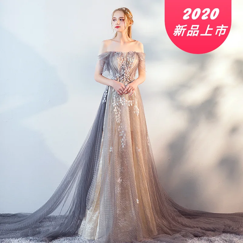 2020 Sample Lace Up Back Bridal Evening Dress Crumple Net Appliqued Beading Off The Shoulder Lace Lining Formal Prom Gown 
2020 Sample Lace Up Back Bridal Evening Dress Crumple Net Appliqued Beading Off The Shoulder Lace Lining Formal Prom Gown