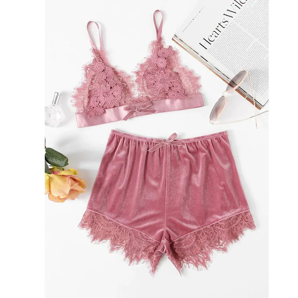 Pink Womens Pajamas Set Embroidered applique Bra and Velvet Shorts Underwear Lingerie Sets Sweet Cute Pajama Set Homewear Mujer
Pink Womens Pajamas Set Embroidered applique Bra and Velvet Shorts Underwear Lingerie Sets Sweet Cute Pajama Set Homewear Mujer