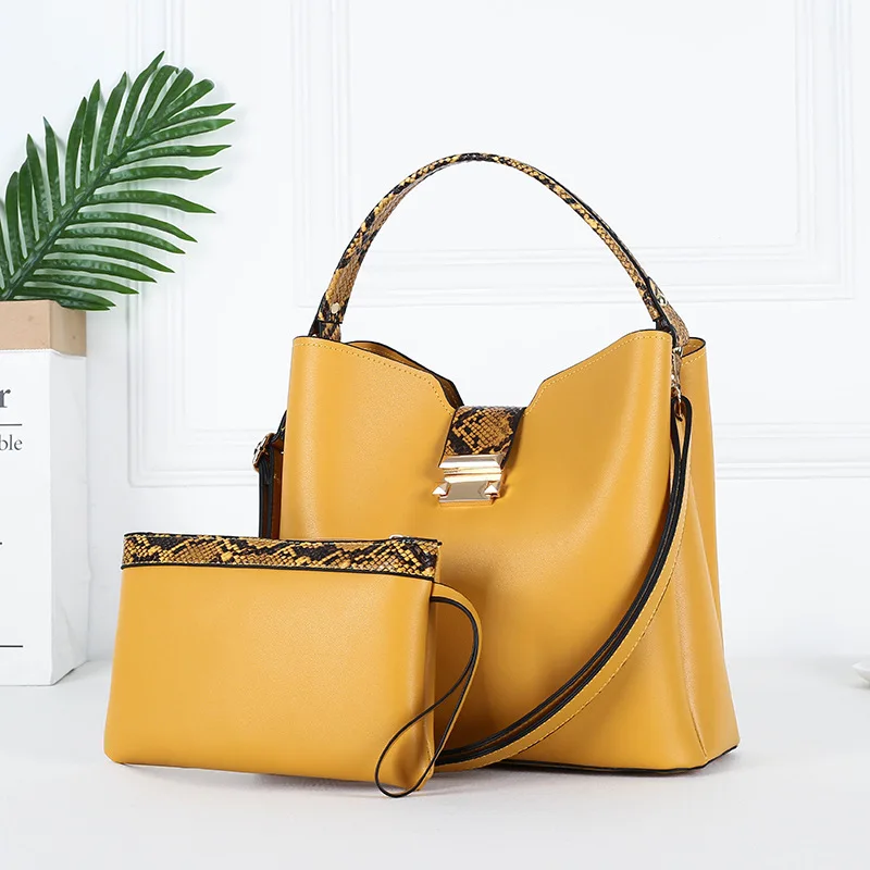 Rivet Bucket Bag for Women 2020 High Quality Leather Handbags Female Luxury Brand Designer Shoulder Bag Cross Body Messenger Bag
Rivet Bucket Bag for Women 2020 High Quality Leather Handbags Female Luxury Brand Designer Shoulder Bag Cross Body Messenger Bag