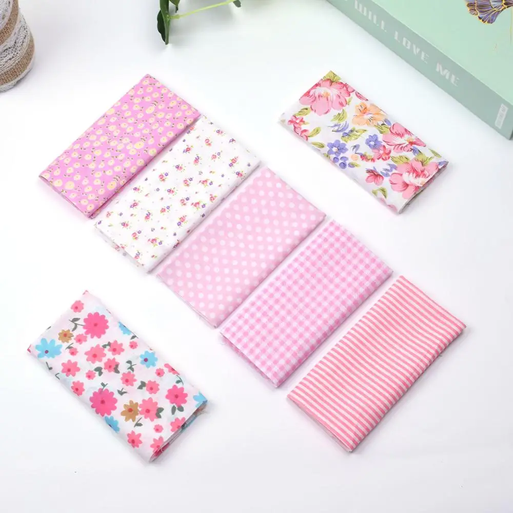 DIY 7pcs/lots 25x25cm Pink Heart Mix Pattern 100%Cotton Pur-cut Patchwork Fabric Bundle Sewing Quilting Crafts for Handmade 
DIY 7pcs/lots 25x25cm Pink Heart Mix Pattern 100%Cotton Pur-cut Patchwork Fabric Bundle Sewing Quilting Crafts for Handmade