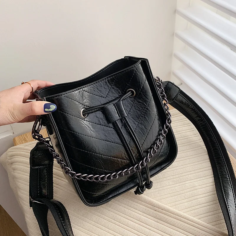 Quality Leather Crossbody Bags for Women 2020 Solid Color Shoulder Messenger Bag Lady Design Chain Tote Handbags Louis Brand CC
Quality Leather Crossbody Bags for Women 2020 Solid Color Shoulder Messenger Bag Lady Design Chain Tote Handbags Louis Brand CC