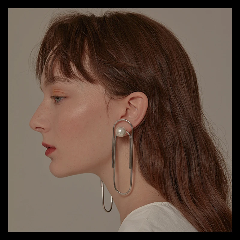 HUANZHI 2019 Teenage writer dream 925 Silver Fashion Long section Clip Pearl Metal Stud Earring for Girls Women Party Jewelry
HUANZHI 2019 Teenage writer dream 925 Silver Fashion Long section Clip Pearl Metal Stud Earring for Girls Women Party Jewelry