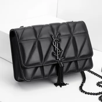 2020 new women's shoulder bag alphabet diamond chain small square bag leather fashion wild shoulder messenger bag small bag
2020 new women's shoulder bag alphabet diamond chain small square bag leather fashion wild shoulder messenger bag small bag