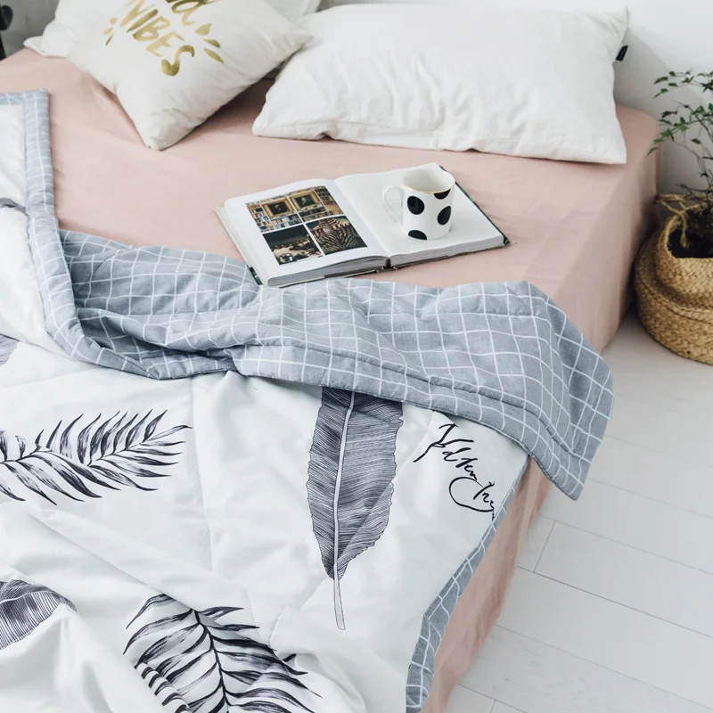 Pure Cotton Printed Summer Blanket Machine Washable Washing Cotton Airable Cover Gift Summer Quilt
Pure Cotton Printed Summer Blanket Machine Washable Washing Cotton Airable Cover Gift Summer Quilt