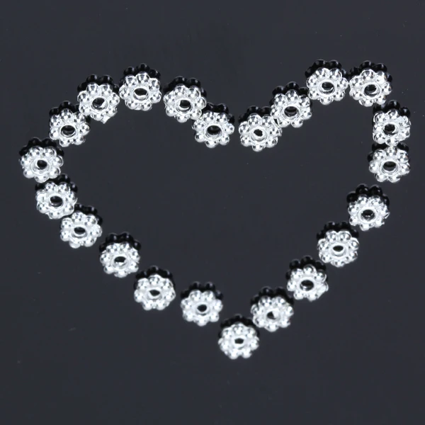 200pcs 4mm Gold/Sliver Plated Small Daisy Metal Spacer Beads Jewelry Making 200pcs 4mm Gold/Sliver Plated Small Daisy Metal Spacer Beads Jewelry Making