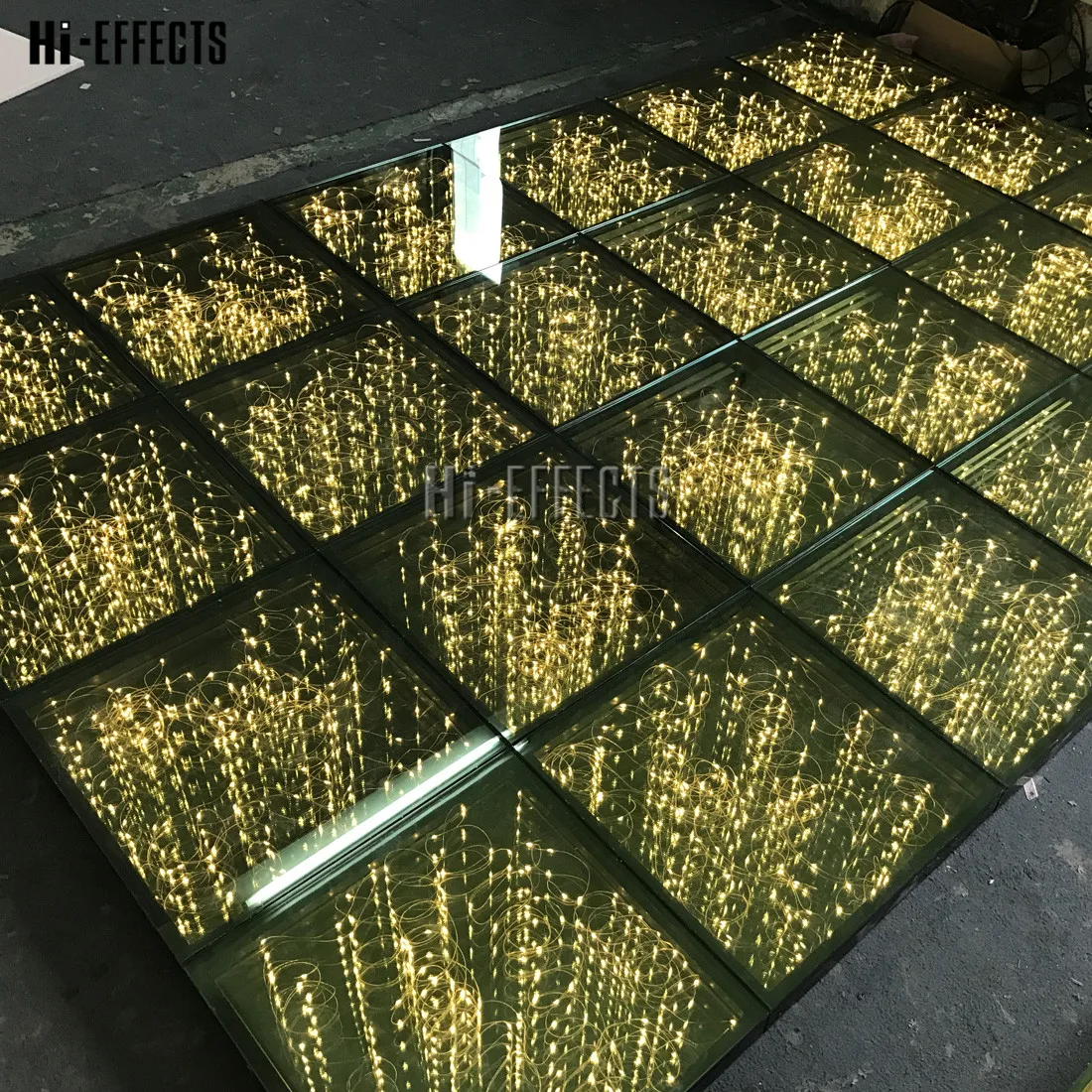 40pcs/lot 3D Goden Dance Floor Mirro Dancing Floor High Brightness Staic SD Control for Concert Shop Stage Show Hotel Lighting
40pcs/lot 3D Goden Dance Floor Mirro Dancing Floor High Brightness Staic SD Control for Concert Shop Stage Show Hotel Lighting