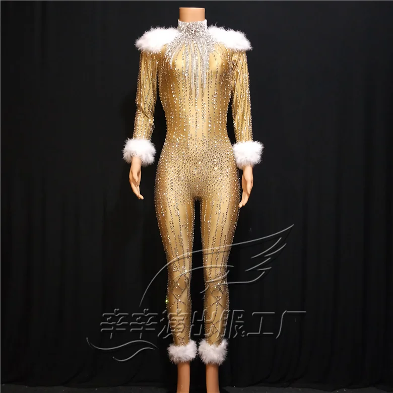 2020 Women New Champagne Gold Shining Rhinestones Feathers Sexy Jumpsuit Female Crystals Leotard Stage Wear Performance Jumpsuit
2020 Women New Champagne Gold Shining Rhinestones Feathers Sexy Jumpsuit Female Crystals Leotard Stage Wear Performance Jumpsuit