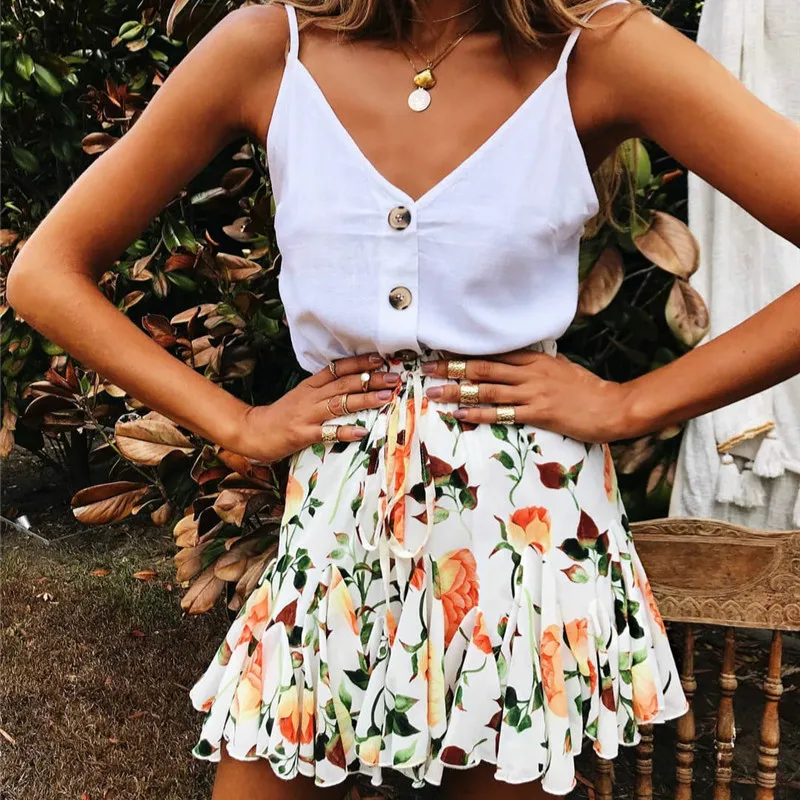 High-waisted printed holiday chiffon skirt European and American Print Dots specifically for women spring One-piece Short Skirt
High-waisted printed holiday chiffon skirt European and American Print Dots specifically for women spring One-piece Short Skirt