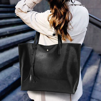 Women Messenger Bags PU Leather Casual Tassel Handbags Female Designer Bag Vintage Big Size Tote Shoulder Bag High Quality bolso 
Women Messenger Bags PU Leather Casual Tassel Handbags Female Designer Bag Vintage Big Size Tote Shoulder Bag High Quality bolso