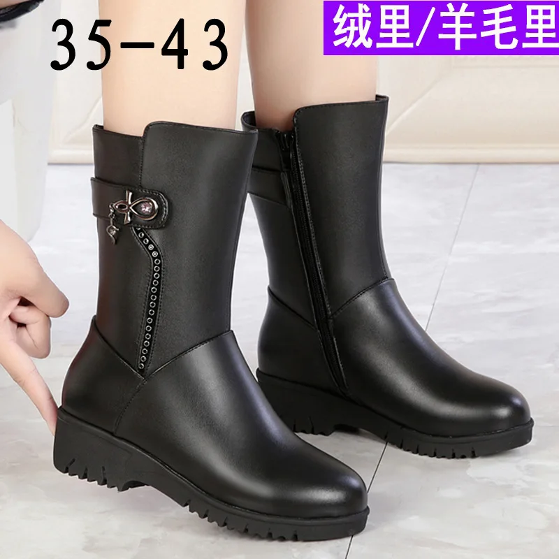 Winter New Style Female Padded Flat Tube Boots Slanted Heel Wool in Martin Boots Anti-slip Female Cotton Boots Large Size Boots
Winter New Style Female Padded Flat Tube Boots Slanted Heel Wool in Martin Boots Anti-slip Female Cotton Boots Large Size Boots