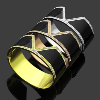 Titanium steel jewelry V wide drop black oil bracelet lady rhinestone bracelet party jewelry 
Titanium steel jewelry V wide drop black oil bracelet lady rhinestone bracelet party jewelry