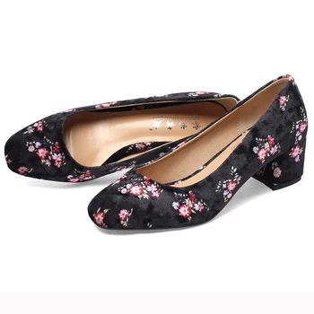 New spring gold velvet printed high heels women shoes Fashion heeled shoes woman Plus size shoes black embroidered ladie shoes
New spring gold velvet printed high heels women shoes Fashion heeled shoes woman Plus size shoes black embroidered ladie shoes