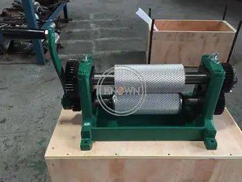 Free Shipping 74*195mm Manual Beeswax Embossing Machine;Beeswax Comb Foundation Mill Machine 
Free Shipping 74*195mm Manual Beeswax Embossing Machine;Beeswax Comb Foundation Mill Machine
