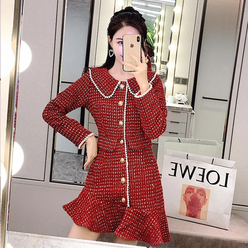 Brand Pearls Beaded Golden Button Asymmetry Mermaid Wool Dress Autumn Winter Women Sweet Peter Pan Collar Red Plaid Tweed Dress
Brand Pearls Beaded Golden Button Asymmetry Mermaid Wool Dress Autumn Winter Women Sweet Peter Pan Collar Red Plaid Tweed Dress