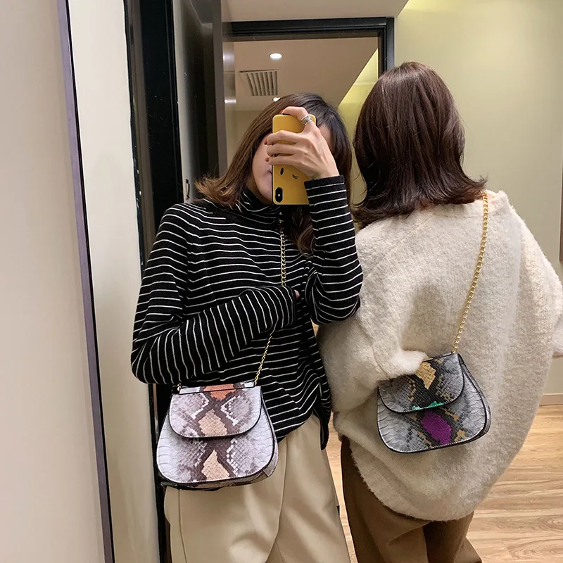 2019 new lizard pattern shell small square bag chain socialite wind shoulder slung women's bags
2019 new lizard pattern shell small square bag chain socialite wind shoulder slung women's bags