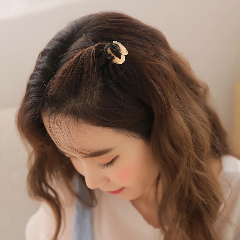 CHIMERA Fashion Acrylic Small Hair Claws Crab Stylish Leopard Hair Clip Barrettes Clamps for Women Girls Hairgrip Pins Accessory
CHIMERA Fashion Acrylic Small Hair Claws Crab Stylish Leopard Hair Clip Barrettes Clamps for Women Girls Hairgrip Pins Accessory