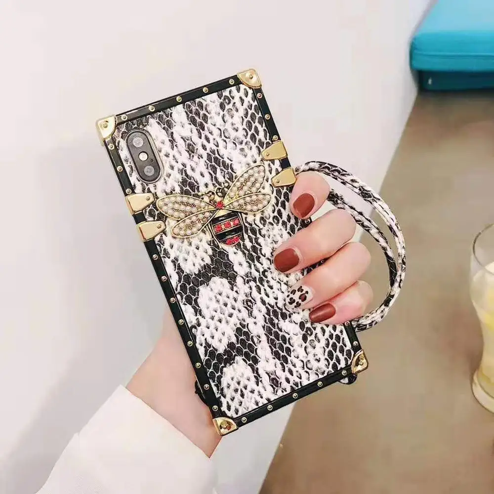 High-end Snakeskin Bee phone case for iPhone X XS 11 Pro Max XR Non-slip soft edge back cover capa For iphone 8 7 6 6S Plus case
High-end Snakeskin Bee phone case for iPhone X XS 11 Pro Max XR Non-slip soft edge back cover capa For iphone 8 7 6 6S Plus case