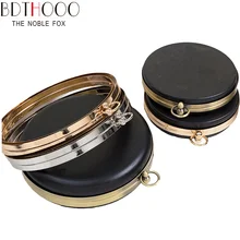 BDTHOOO 18cm Metal Clasps Dinner Round Box Purses Frame Handles for DIY Handbags Kiss Twisted Lock Buckle Tone Bag Accessories 
BDTHOOO 18cm Metal Clasps Dinner Round Box Purses Frame Handles for DIY Handbags Kiss Twisted Lock Buckle Tone Bag Accessories