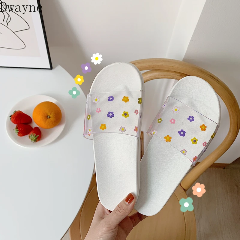 Small fresh and elegant Yafeng Korean version of a small flower home beach sandals and slippers women's tide 
Small fresh and elegant Yafeng Korean version of a small flower home beach sandals and slippers women's tide