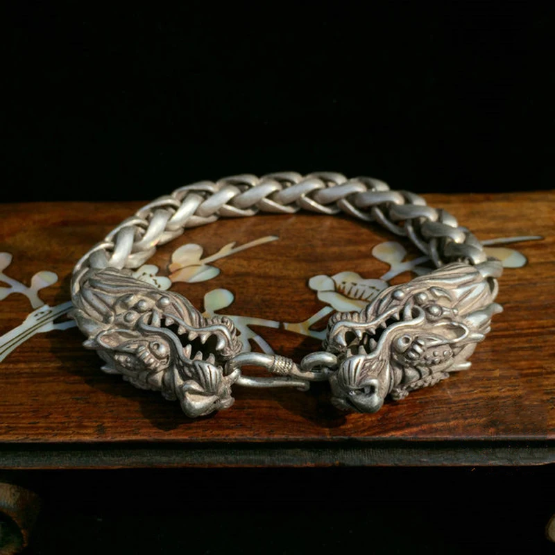 Exquisite Chinese Rare Collectible Tibetan Silver Handwork Dragon Amulet Auspicious Bracelet Statue/1
Exquisite Chinese Rare Collectible Tibetan Silver Handwork Dragon Amulet Auspicious Bracelet Statue/1