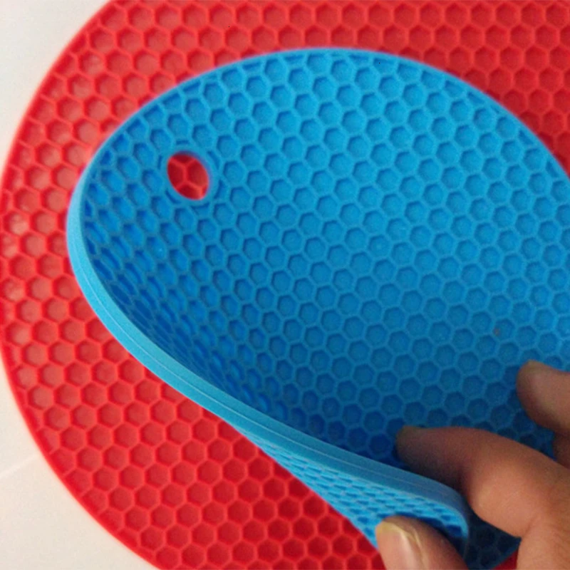 Durable Silicone Pad Honeycomb Round Mat Pad 14cm Resistant Heat Mat Non-slip Placemat Coaster Insulation Pad Drink Coasters
Durable Silicone Pad Honeycomb Round Mat Pad 14cm Resistant Heat Mat Non-slip Placemat Coaster Insulation Pad Drink Coasters