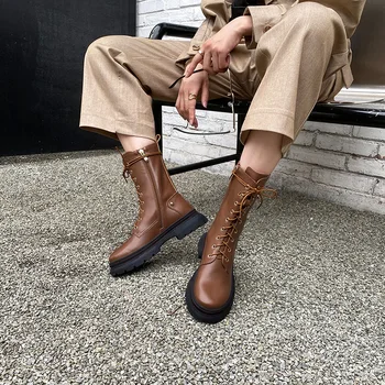 Royesic Genuine Cow Leather Martin boots women's thick-soled flat heel 2020 autumn British style round toe ankle boots women
Royesic Genuine Cow Leather Martin boots women's thick-soled flat heel 2020 autumn British style round toe ankle boots women