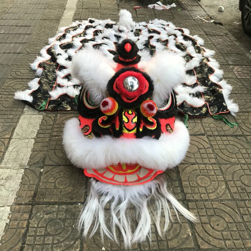 New Lion Dance Mascot Costume Chinese Traditional Folk Art Southern Lion Cosplay Lion Set High Quality Wool Long Hair Decoration 
New Lion Dance Mascot Costume Chinese Traditional Folk Art Southern Lion Cosplay Lion Set High Quality Wool Long Hair Decoration