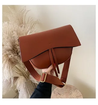 Fashion Brand Women Bag Cover PU Messenger Bag Designer Chain Shoulder Messenger Bag Ladies Handbag Bolso Mujer Retro Saddle Bag
Fashion Brand Women Bag Cover PU Messenger Bag Designer Chain Shoulder Messenger Bag Ladies Handbag Bolso Mujer Retro Saddle Bag