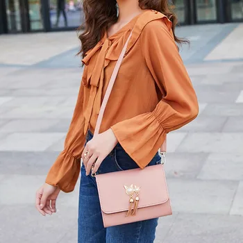 Fashion Women Leather Shoulder Bag Small Square Messenger Bags Female Hasp Flap Ladies Tassel Crossbody Casual Purse Handbag
Fashion Women Leather Shoulder Bag Small Square Messenger Bags Female Hasp Flap Ladies Tassel Crossbody Casual Purse Handbag