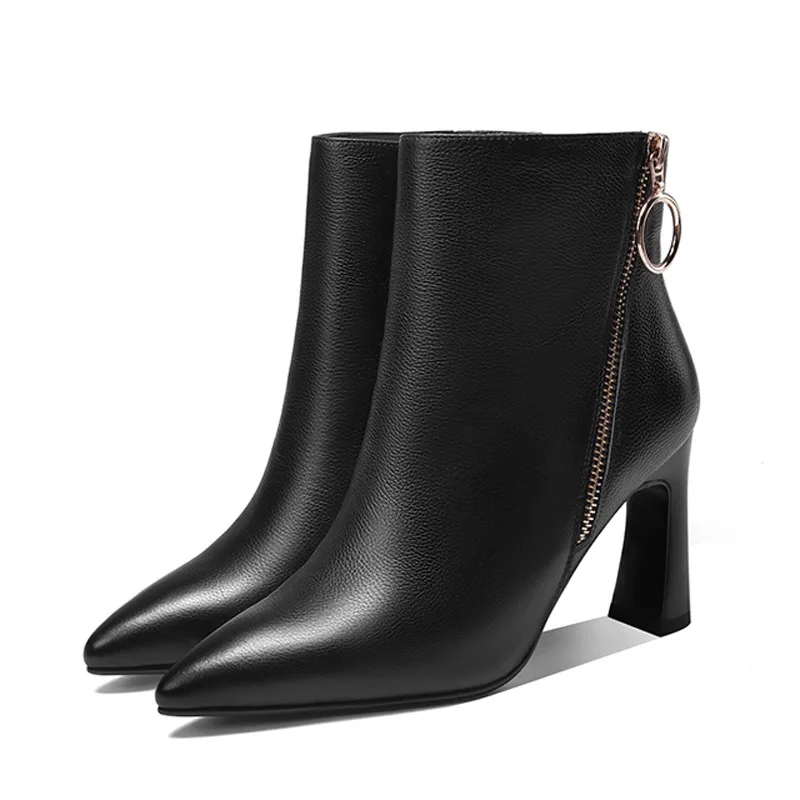 New leather women's boots in autumn and winter in Europe and the United States, sharp, thick heels, high heels, metal zippers
New leather women's boots in autumn and winter in Europe and the United States, sharp, thick heels, high heels, metal zippers