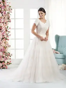 Champagne Lace Tulle Modest Wedding Dresses With Cap Sleeves V Neck Beaded Buttons Back LDS Bridal Gowns Custom Made
Champagne Lace Tulle Modest Wedding Dresses With Cap Sleeves V Neck Beaded Buttons Back LDS Bridal Gowns Custom Made