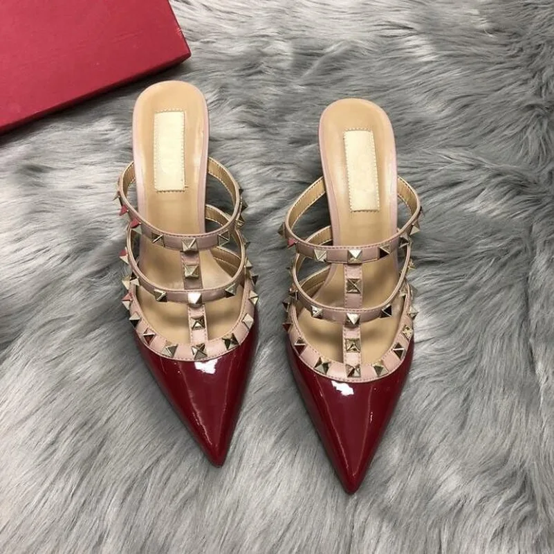 2020 designer new pointed pointed stiletto sandals ladies pointed high heeled sandals size 35-41 with box V logo
2020 designer new pointed pointed stiletto sandals ladies pointed high heeled sandals size 35-41 with box V logo
