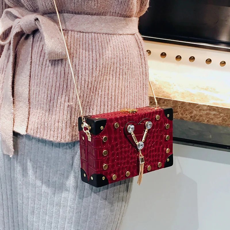 2019 New Style Stereo Stereotypes Small Box Crocodile Pattern Lock Shoulder Oblique WOMEN'S Bag
2019 New Style Stereo Stereotypes Small Box Crocodile Pattern Lock Shoulder Oblique WOMEN'S Bag