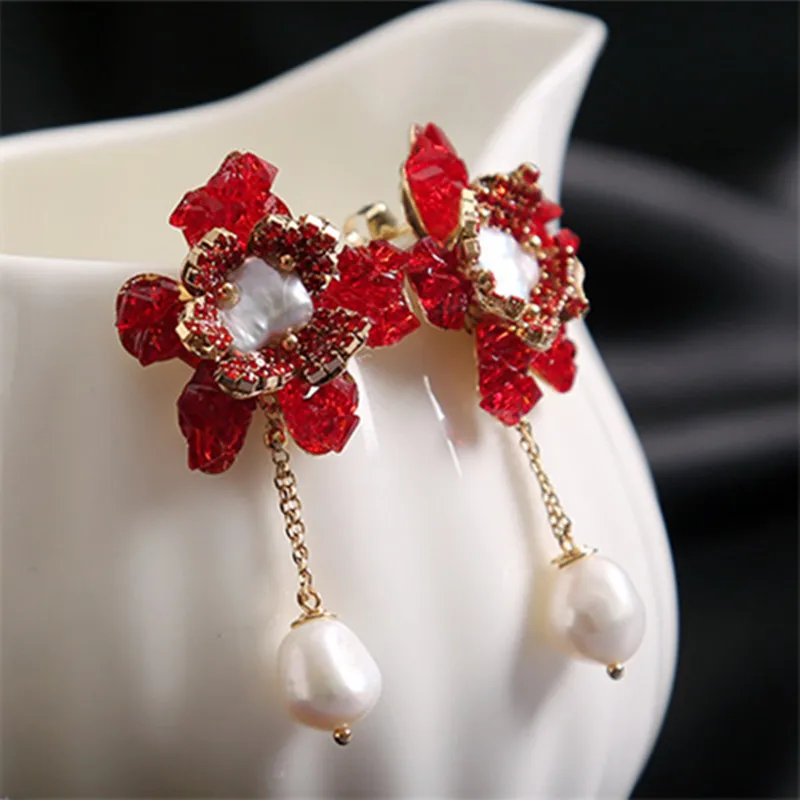Bebeoso luxury hand made high-end custom Freshwater Pearl earrings micro inlay red sparkling zircon exaggerated stud earrings
Bebeoso luxury hand made high-end custom Freshwater Pearl earrings micro inlay red sparkling zircon exaggerated stud earrings