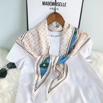 Dongdaemun, South Korea 2020 autumn diamond-shaped scarf fashion casual wild strip scarf small fresh gauze lace
Dongdaemun, South Korea 2020 autumn diamond-shaped scarf fashion casual wild strip scarf small fresh gauze lace