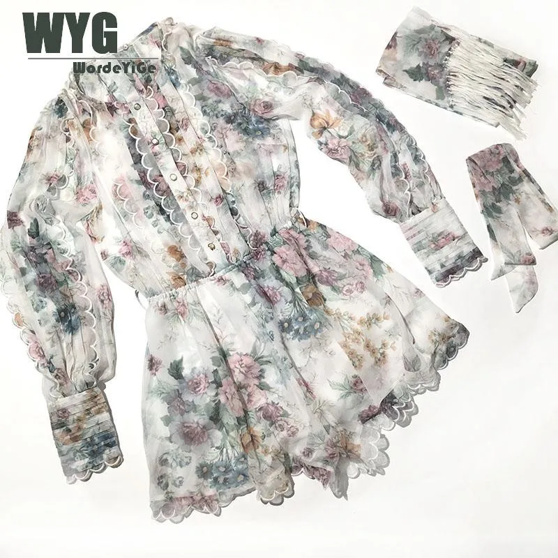 Romantic Floral 100% Real Silk Playsuit 2020 Spring Summer Top Quality Frilled Ruffles Embroidery Long Sleeve Pleated Overalls
Romantic Floral 100% Real Silk Playsuit 2020 Spring Summer Top Quality Frilled Ruffles Embroidery Long Sleeve Pleated Overalls