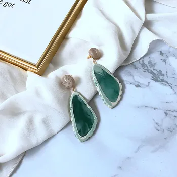 CE2132 European and American jewelry wholesale geometric resin pattern asymmetric Earrings
CE2132 European and American jewelry wholesale geometric resin pattern asymmetric Earrings