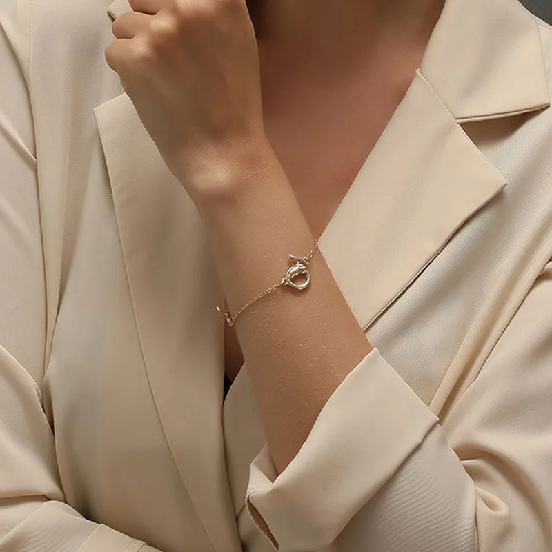 New Circle Butterfly Bracelets for Women Simple Metal Gold Silver Colour Bracelet Fashion Gift Jewelry
New Circle Butterfly Bracelets for Women Simple Metal Gold Silver Colour Bracelet Fashion Gift Jewelry