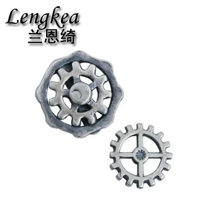 Lengkea jewelry Men earrings,925 sterling silver earrings Vintage gears women jewelry Charms earrings hip-hop ear accessories
Lengkea jewelry Men earrings,925 sterling silver earrings Vintage gears women jewelry Charms earrings hip-hop ear accessories