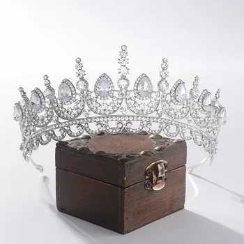

Luxury Sparkling Crystal Bridal Tiaras CZ Crowns Noble Rhinestone Pageant Crown For Brides Headbands Wedding Hair Accessories
