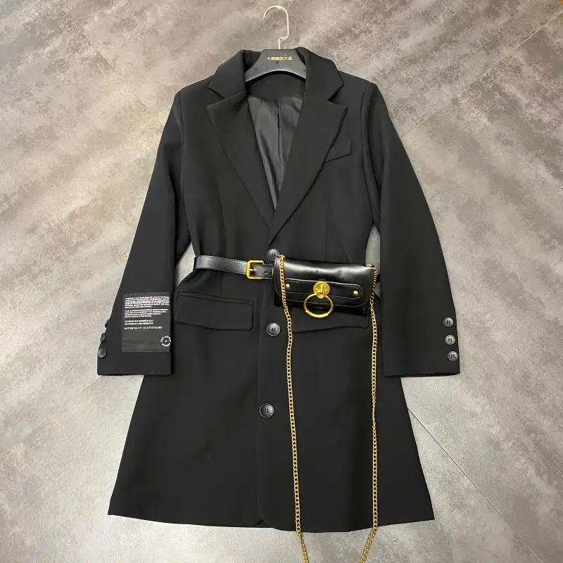 Trench Woman 2020 Spring New Style Bag with Chain Decoration Letters Patch Long Suit Coat Elegant Ladies Black Trench Coats
Trench Woman 2020 Spring New Style Bag with Chain Decoration Letters Patch Long Suit Coat Elegant Ladies Black Trench Coats