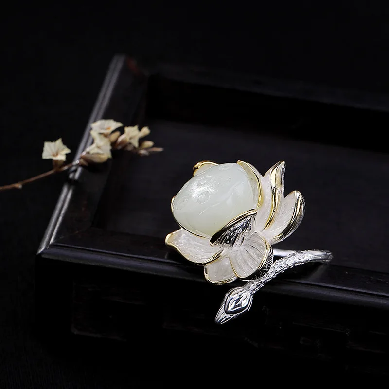 Yiluyin S925 pure silver Hetian jade white jade lotus lotus flower with lady's opening personality high grade ring ring
Yiluyin S925 pure silver Hetian jade white jade lotus lotus flower with lady's opening personality high grade ring ring