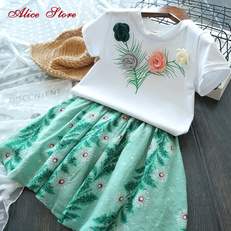 Alice 2019 fashion baby girl clothes summer sweet three-dimensional rose short-sleeved T-shirt + skirt suit kids clothing sets
Alice 2019 fashion baby girl clothes summer sweet three-dimensional rose short-sleeved T-shirt + skirt suit kids clothing sets